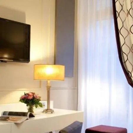 Hotel Galileo Champs Elysées 4*