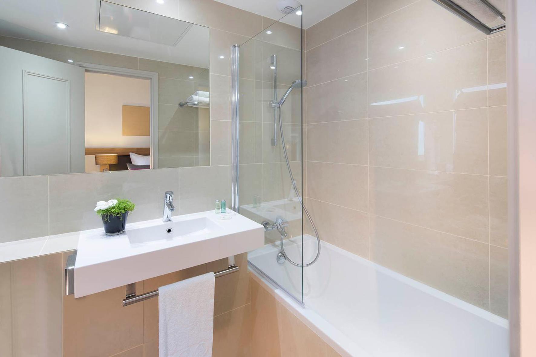 Galileo Champs Elysées