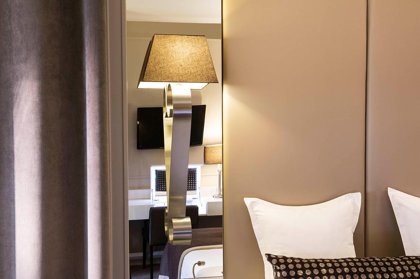 Galileo Champs Elysées Hotel Parigi