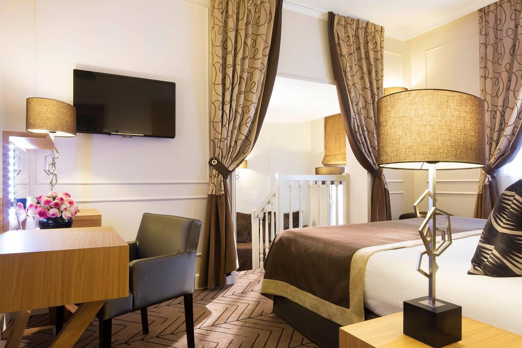 Hotel Galileo Champs Elysées 4*