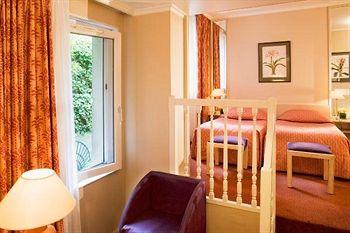 Hotel Galileo Champs Elysees