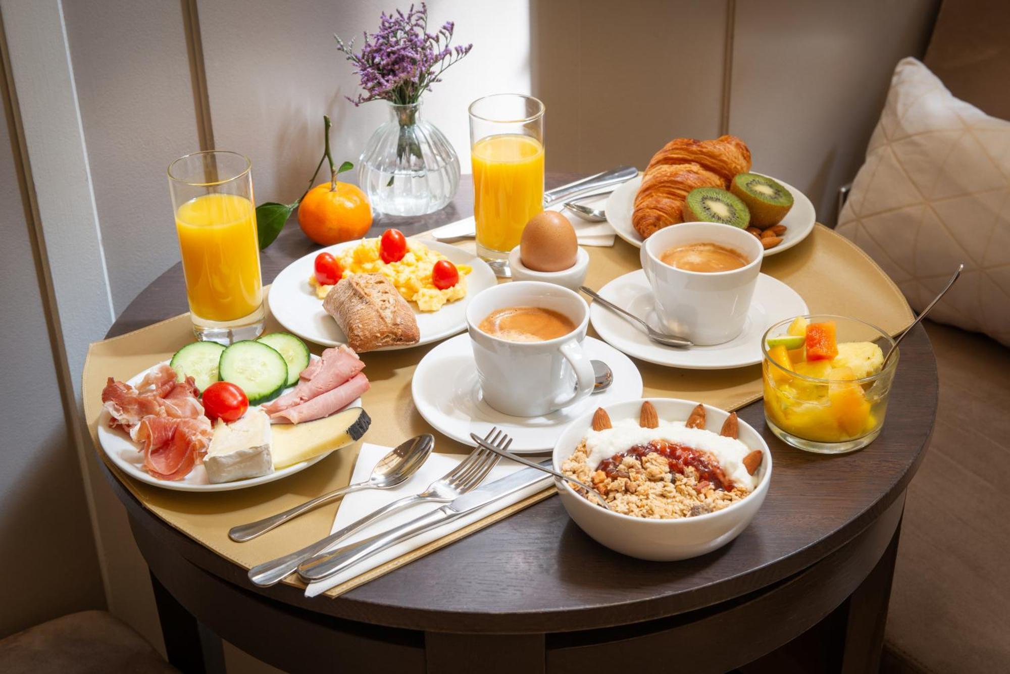 Hotel Galileo Champs Elysees Paris