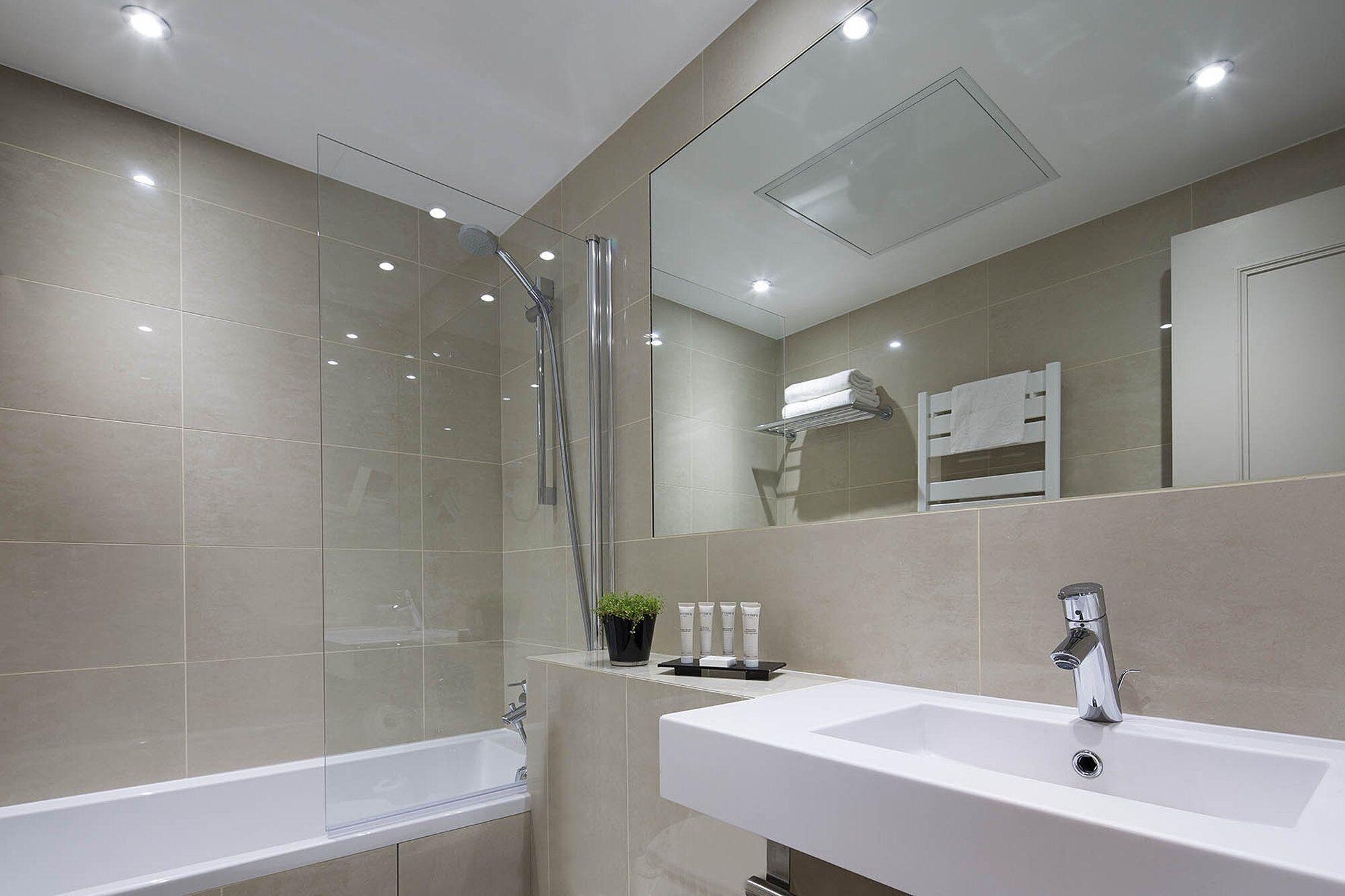 Hotel Galileo Champs Elysees